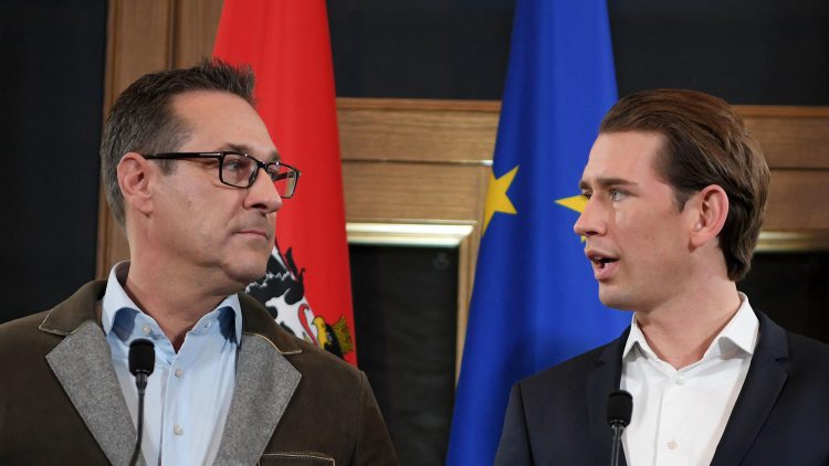 The leader of Austria's conservative People's Party, Sebastian Kurz (right), and the country's far-right Freedom Party, Heinz-Christian Strache (left) give a joint press conference in Vienna on Saturday.