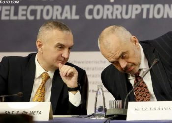 Kryetari i Kuvendit, Ilir Meta dhe Kryeministrit Edi Rama, gjate konferences "Korrupsioni zgjedhor, nevoja per nje reforme elektorale te thelle dhe gjitheperfshirese", e iniciuar Koalicioni i Vezhguesve Vendore, ne hotel Tirana./r/n/r/nParliament Speaker Ilir Meta andAlbanian Prime Minister Edi Rama, during a conference about the necessity of the Electoral Reform.