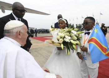 epa10441373 A handout picture provided by the Vatican Media shows Pope Francis arriving at N'djili airport in Kinshasa, Congo, 31 January 2023.  Pope Francis heads to Democratic Republic of Congo and South Sudan, delivering a message of peace and reconciliation to the two sub-Saharan African nations plagued by conflict. The pontiff arrived to the Congolese capital Kinshasa January 31 before heading on Friday to Juba, the capital of South Sudan where he will be joined by the leaders of the Anglican Church and the Church of Scotland.  EPA/VATICAN MEDIA HANDOUT  HANDOUT EDITORIAL USE ONLY/NO SALES