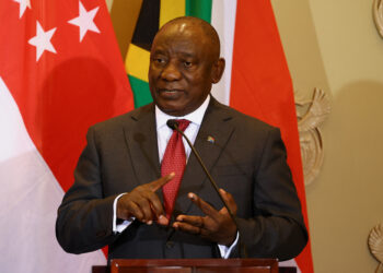 South African President Cyril Ramaphosa and Singapore Prime Minister Lee Hsien Loong (not pictured) attend a media briefing and signing ceremony at Tuynhuys to strengthen the bilateral relationship between the two countries in Cape Town, South Africa, May 16, 2023. REUTERS/Esa Alexander