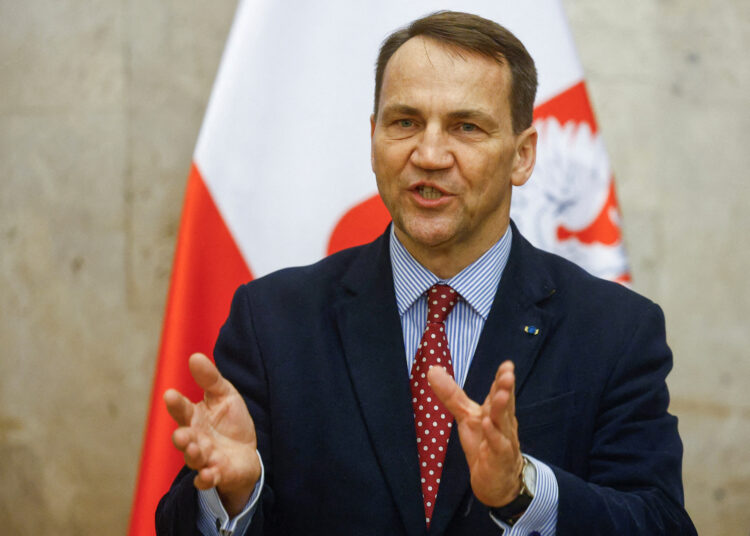 FILE PHOTO: Polish Foreign Minister Radoslaw Sikorski holds a press conference, amid Russia's attack on Ukraine, in Kyiv, Ukraine December 22, 2023. REUTERS/Valentyn Ogirenko/File Photo