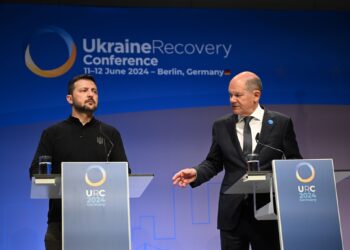 11 June 2024, Berlin: Volodymyr Zelensky (L), President of Ukraine, and German Chancellor Olaf Scholz give a press conference at the Ukraine Conference. The international reconstruction conference for Ukraine takes place in Berlin on June 11 and 12. Photo: Britta Pedersen/dpa