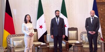 German Foreign Minister Annalena Baerbock (l) meets with the new Syrian ruler Ahmed al-Sharaa (M), on the right her French counterpart Jean-Noël Barrot. Photo: Jörg Blank/dpa