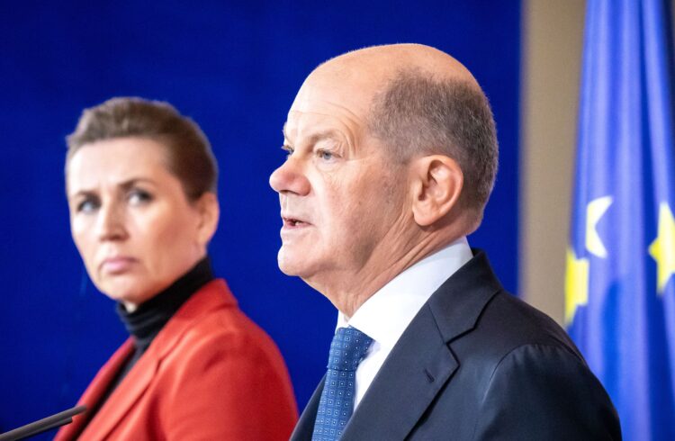 28 January 2025, Berlin: Mette Frederiksen (L), Prime Minister of Denmark, and Germany's Chancellor Olaf Scholz hold a joint press conference following their meeting at the Federal Chancellery. Photo: Michael Kappeler/dpa