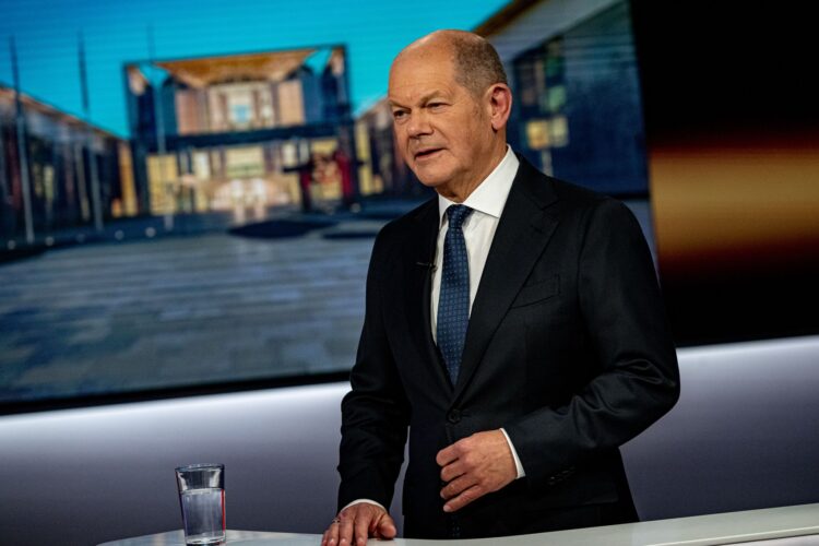 German Chancellor Olaf Scholz speaks during the recording of an interview for the program "RTL Direkt" in the studio of the television station RTL in Berlin-Mitte. Photo: Fabian Sommer/dpa