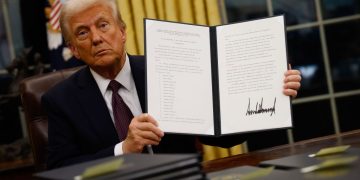 WASHINGTON, DC - JANUARY 20: President Donald Trump signs executive orders in the Oval Office on January 20, 2025 in Washington, DC.  Trump takes office for his second term as the 47th president of the United States. (Photo by Anna Moneymaker/Getty Images)